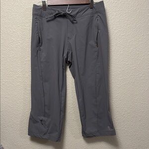 Mountain Hardwear Women's crop size 8